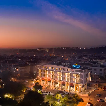 Otel The Sansa 3*