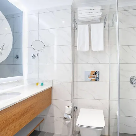 The Sansa Otel